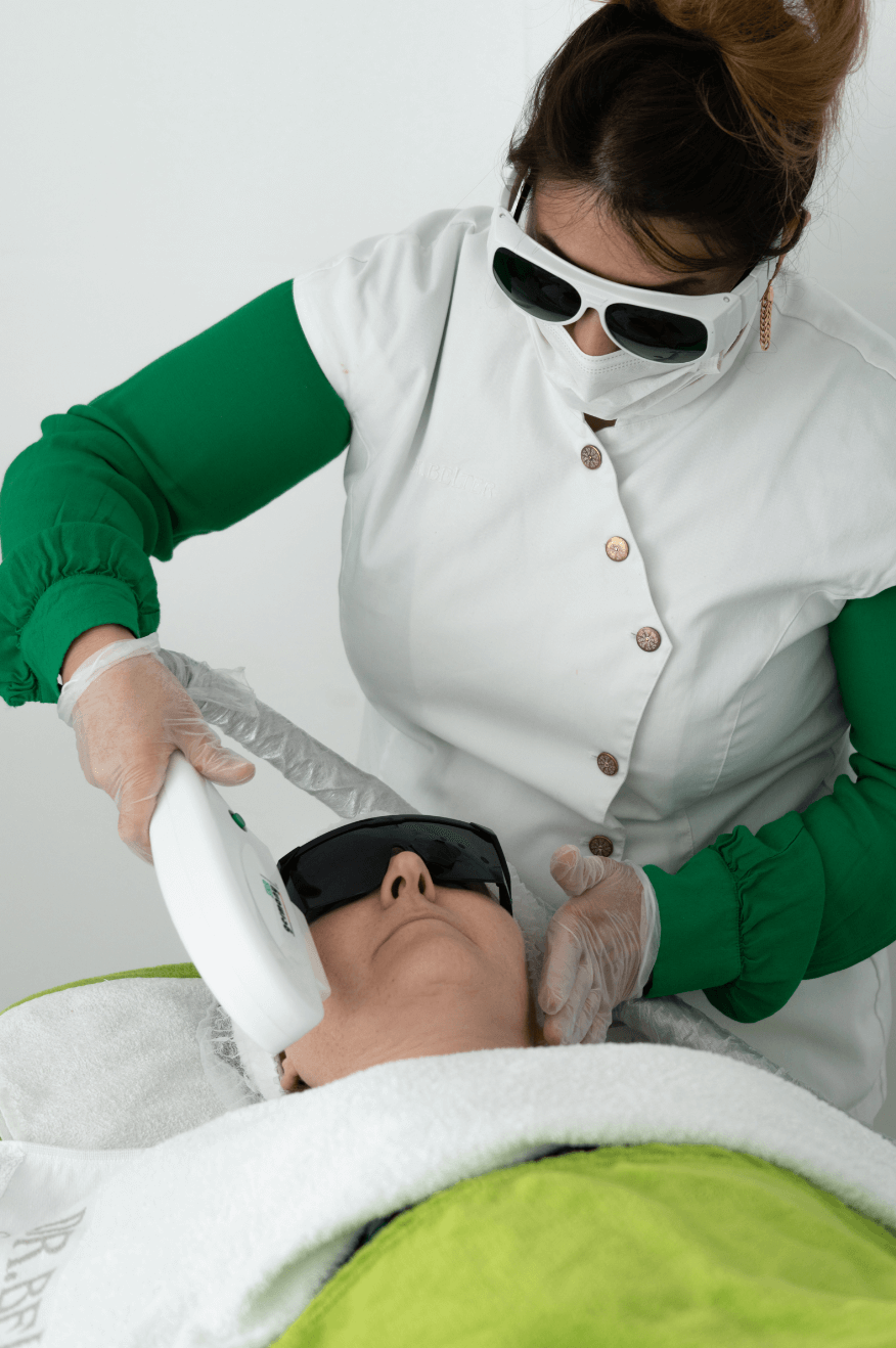 Advice for Practitioners Wanting to Start Their Own Laser Hair Removal Clinic  image